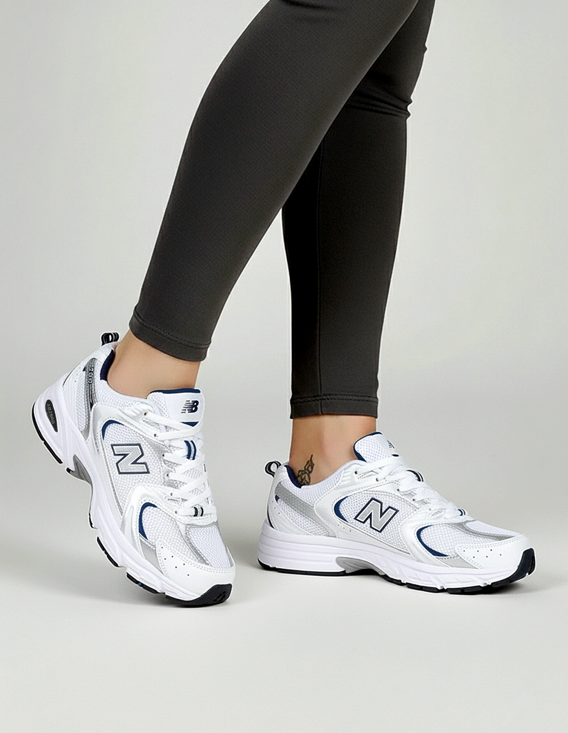 کفش دویدن زنانه نیو بالانس 530 W