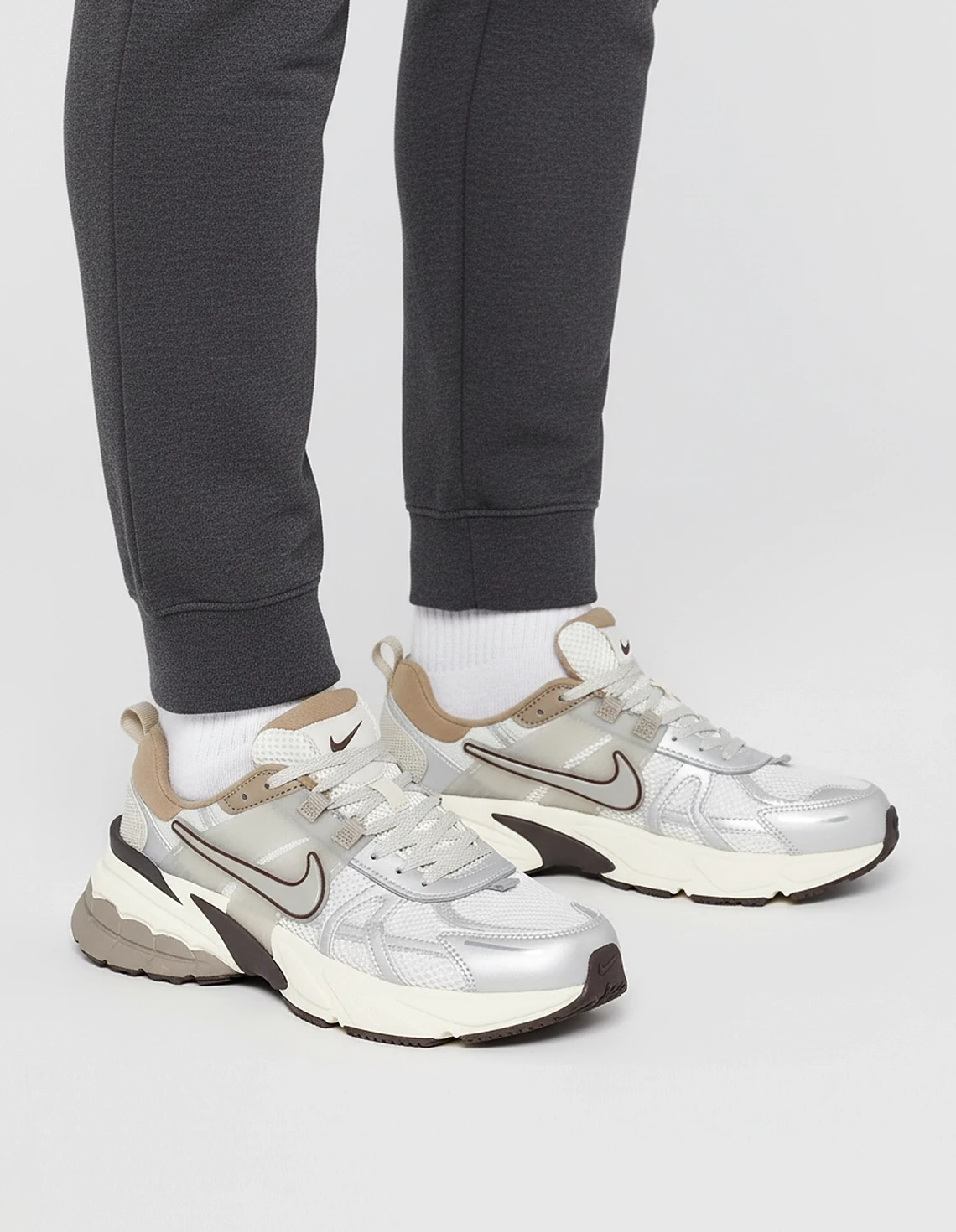 کفش دویدن مردانه نایک Nike V2K Run M