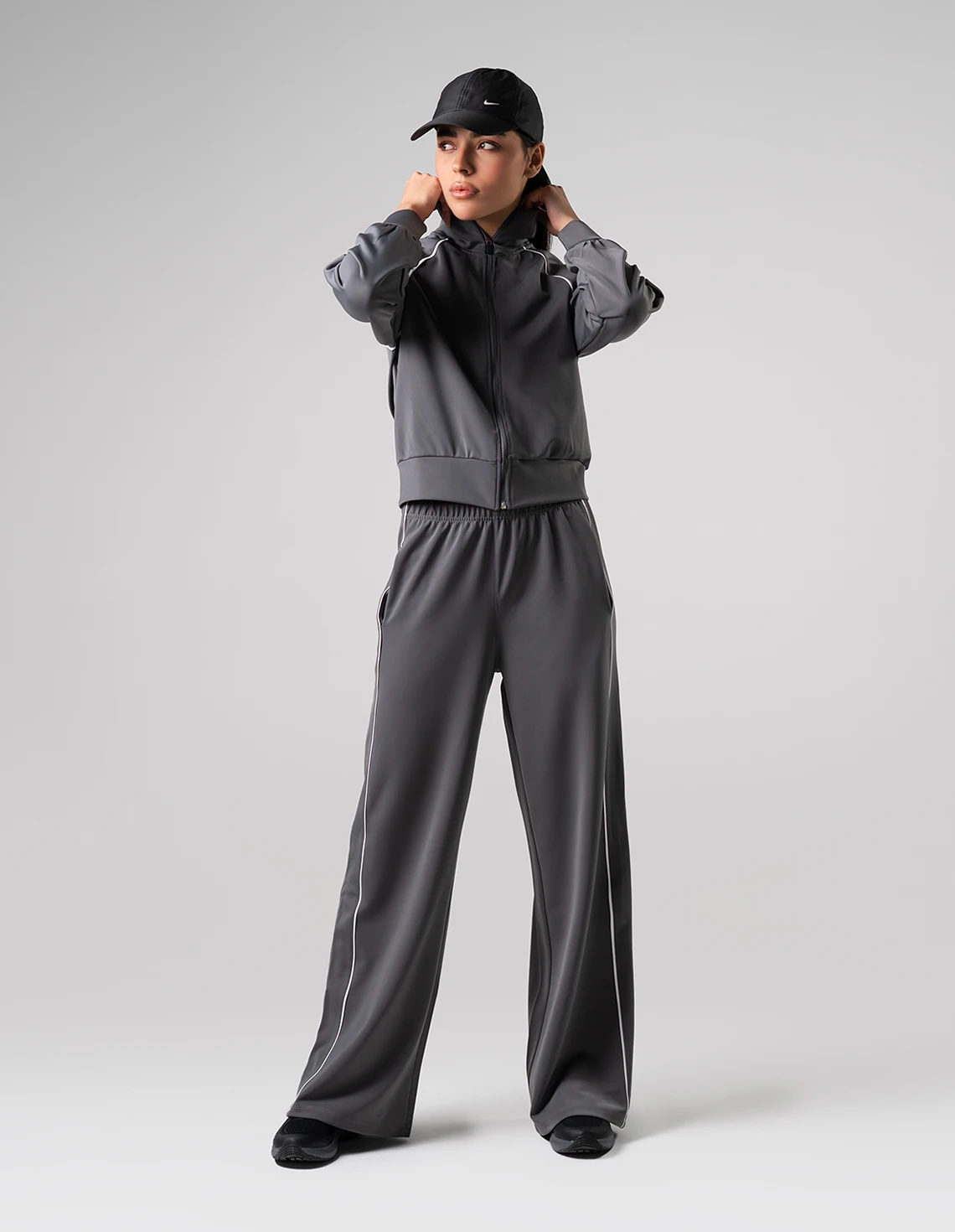 ست سویشرت و شلوار ورزشی زنانه اسپورتلند SHIFT Line W