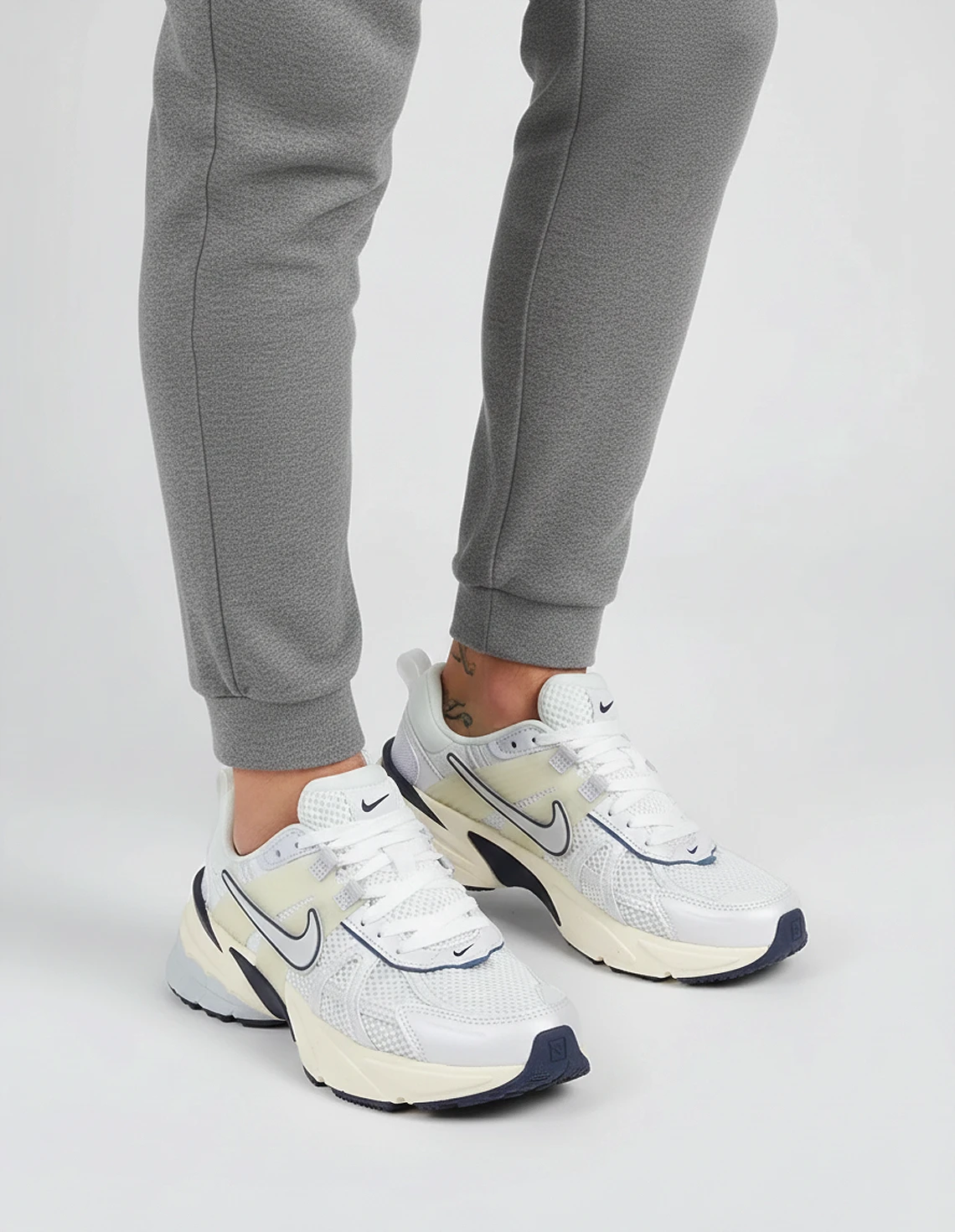 کفش دویدن مردانه نایک Nike V2K Run M