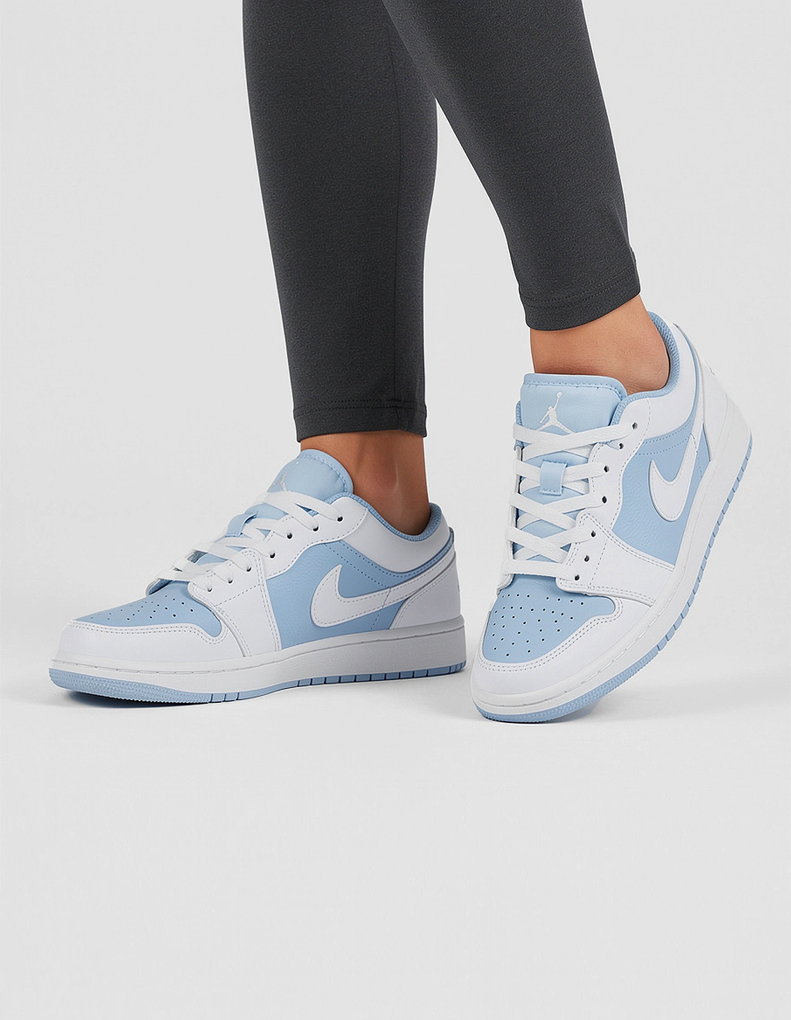 کفش روزانه زنانه نایک Nike Air Jordan 1 Low LX W